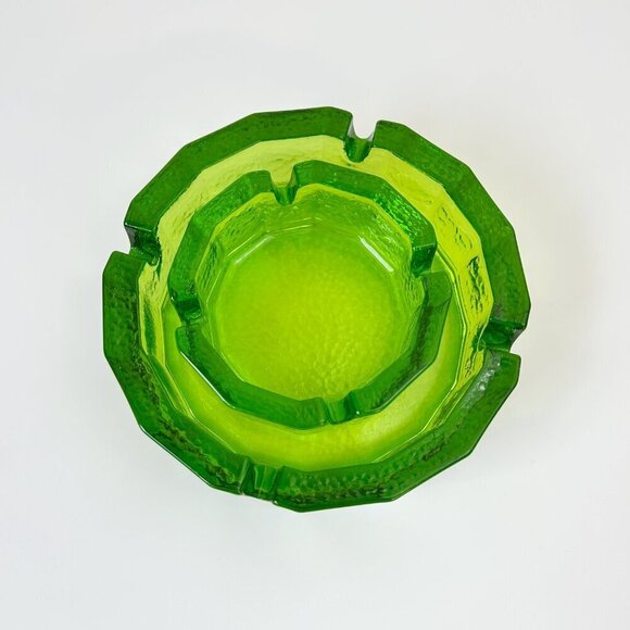 Vintage Blenko Green Glass Ashtray Set of 2 Heavy Round Pebbled Retro 4" & 6" - Picture 2 of 9